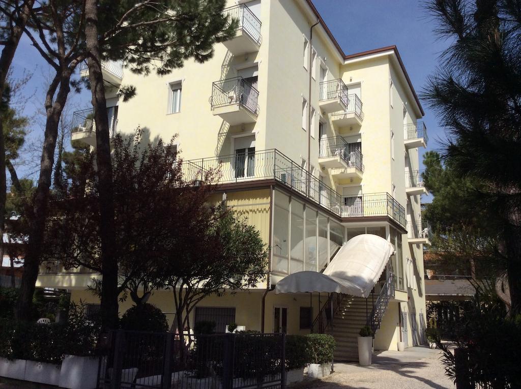 Hotel Augustus Milano Marittima Ngoại thất bức ảnh