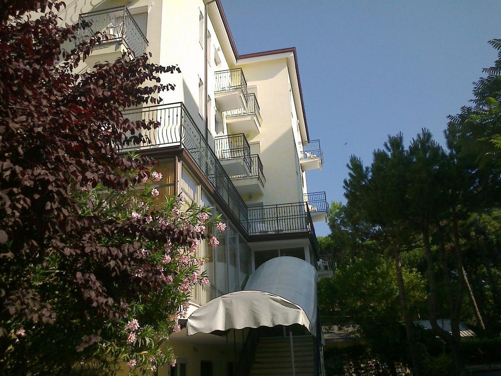 Hotel Augustus Milano Marittima Ngoại thất bức ảnh