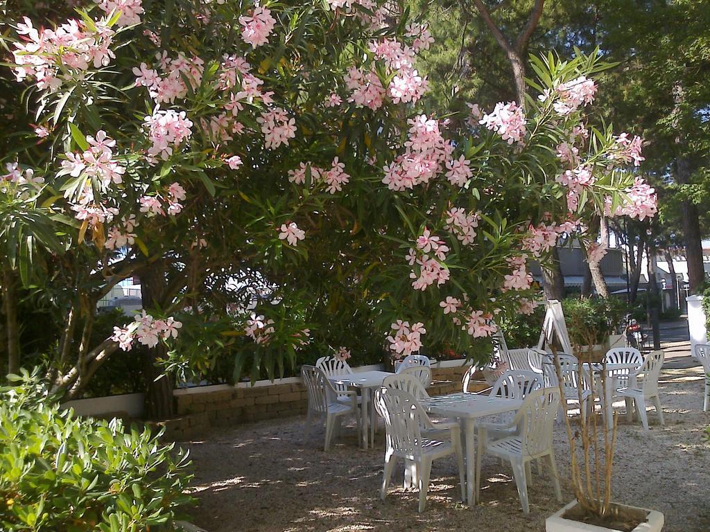 Hotel Augustus Milano Marittima Ngoại thất bức ảnh