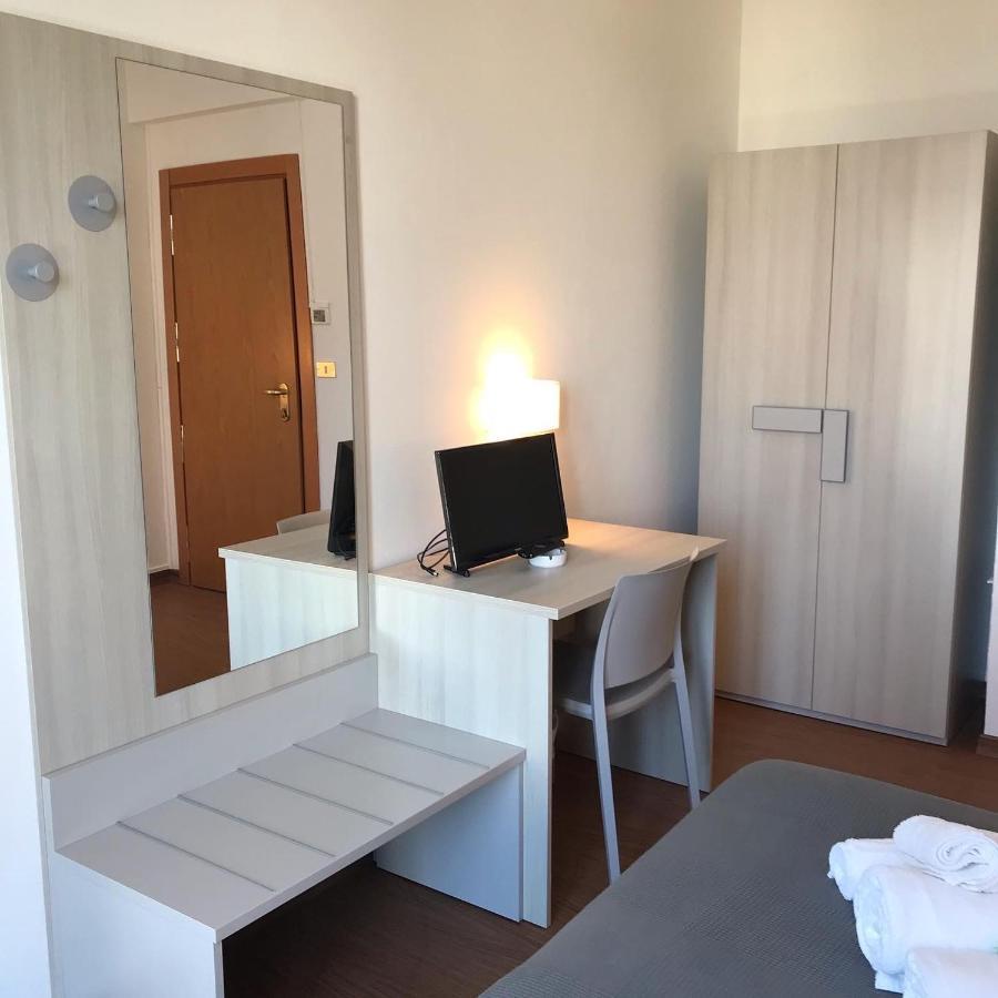 Hotel Augustus Milano Marittima Ngoại thất bức ảnh